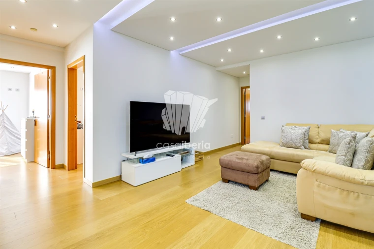 Moradia T4 para Venda em Santo Estêvão Foto 6