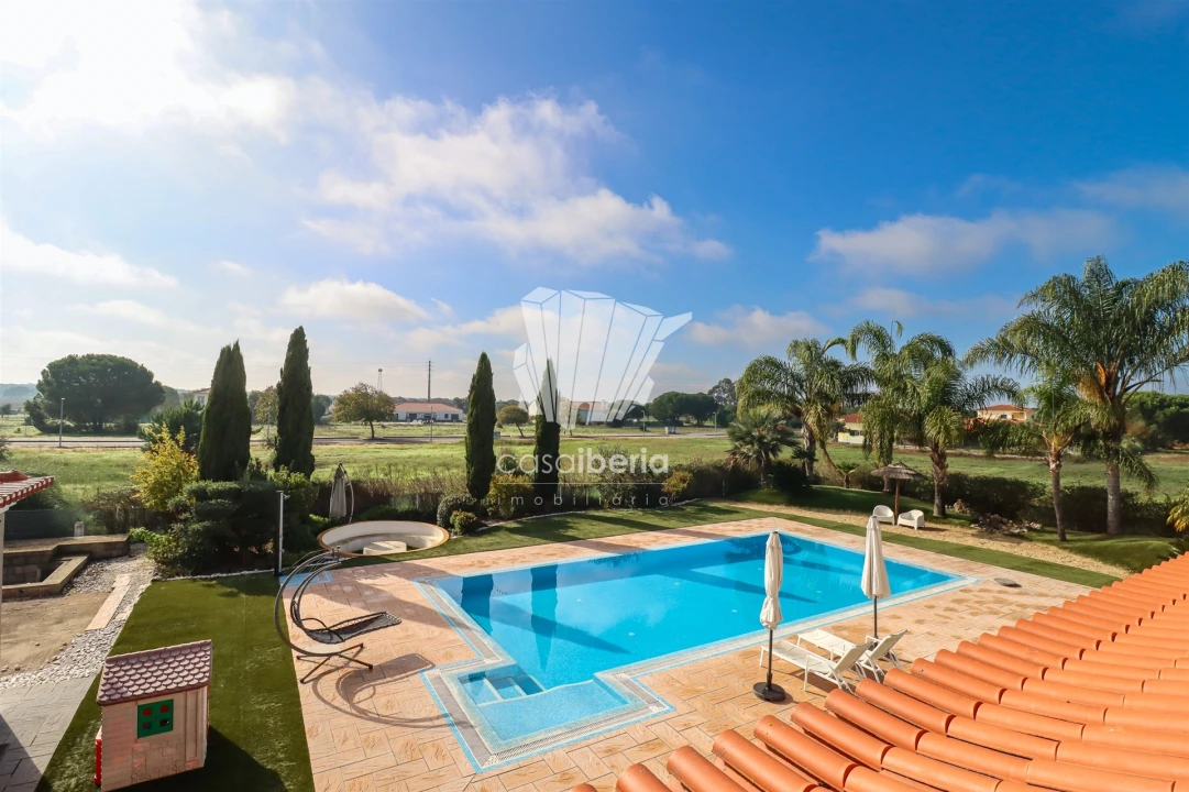 Moradia T4 para Venda em Santo Estêvão Foto 1