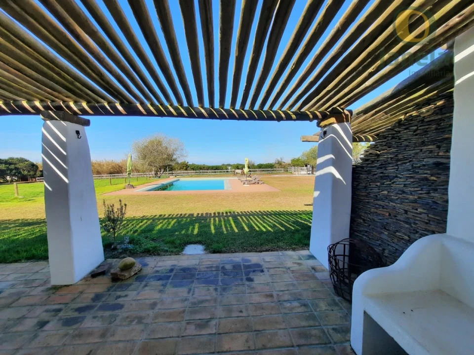 Quinta T9 para Venda em São Teotónio Foto 23