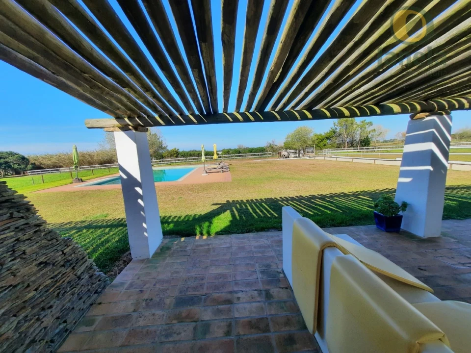 Quinta T9 para Venda em São Teotónio Foto 43