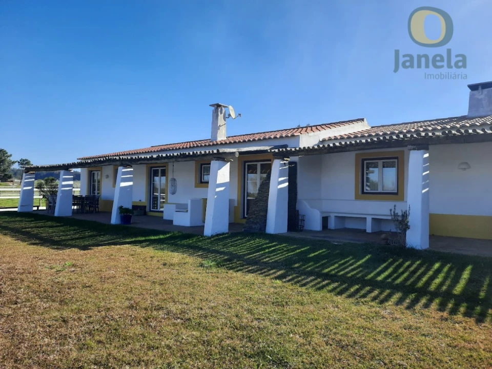 Quinta T9 para Venda em São Teotónio Foto 1