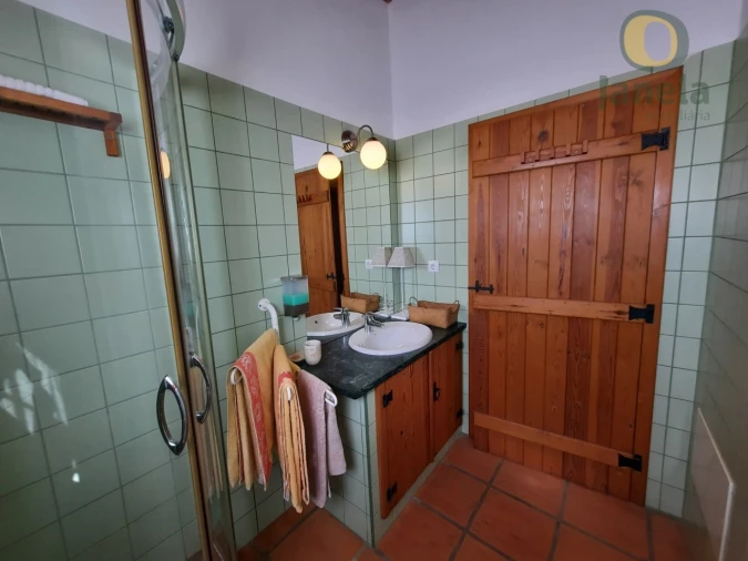 Quinta T9 para Venda em São Teotónio Foto 32