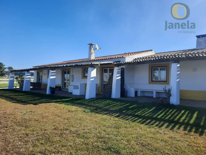 Quinta T9 para Venda em São Teotónio Foto 1