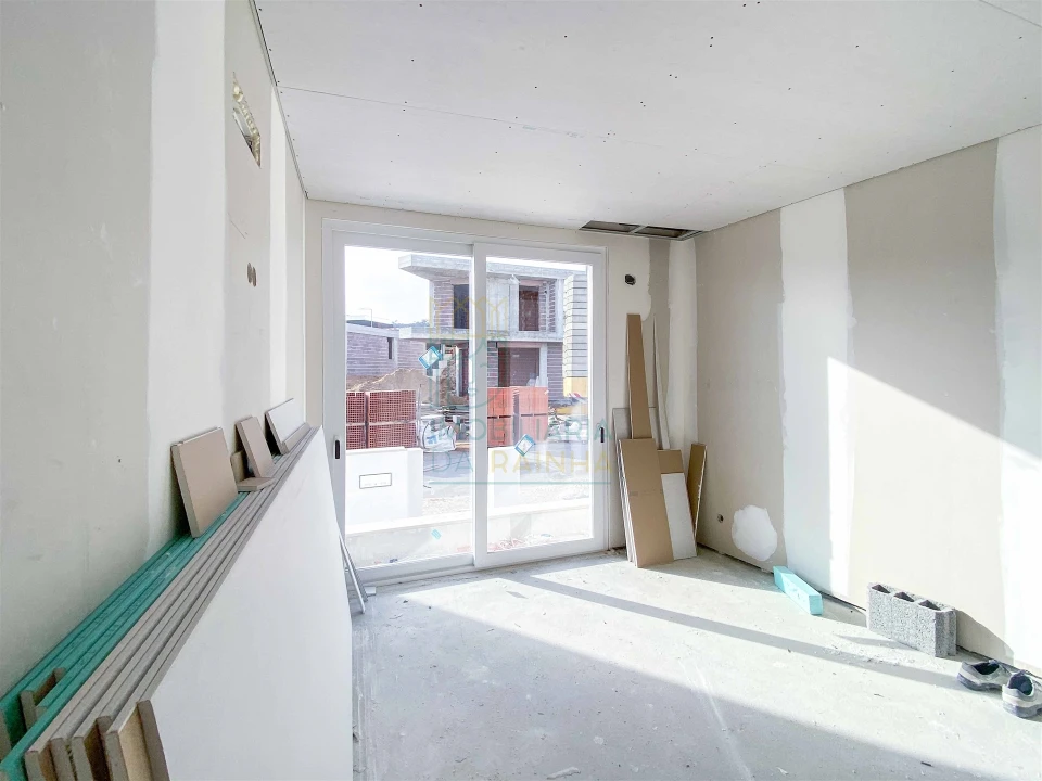 Moradia T2 para Venda em Tornada e Salir do Porto Foto 10