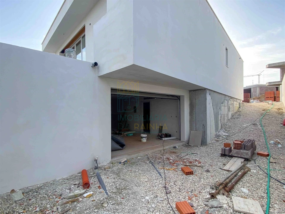 Moradia T2 para Venda em Tornada e Salir do Porto Foto 2