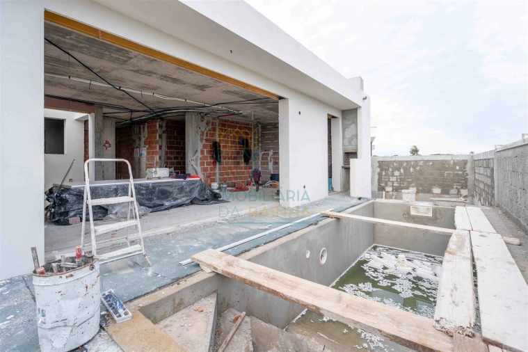 Moradia T2 para Venda em Tornada e Salir do Porto Foto 4