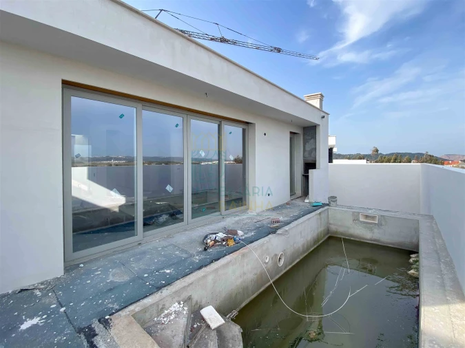 Moradia T2 para Venda em Tornada e Salir do Porto Foto 3