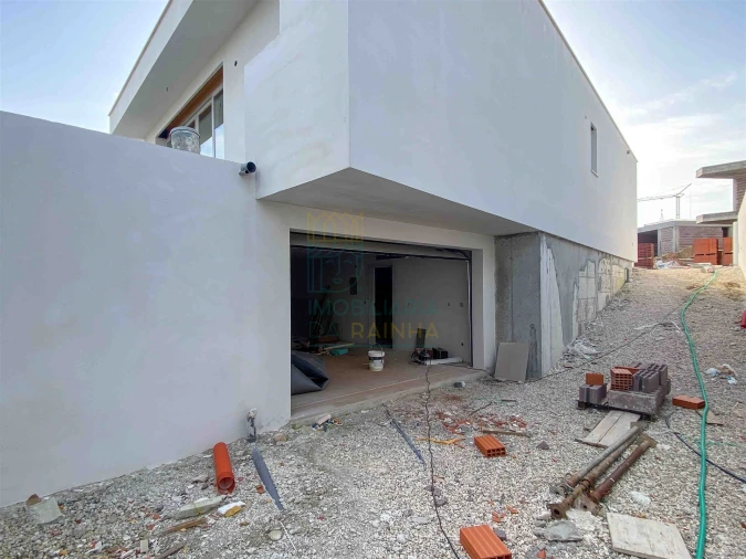 Moradia T2 para Venda em Tornada e Salir do Porto Foto 2