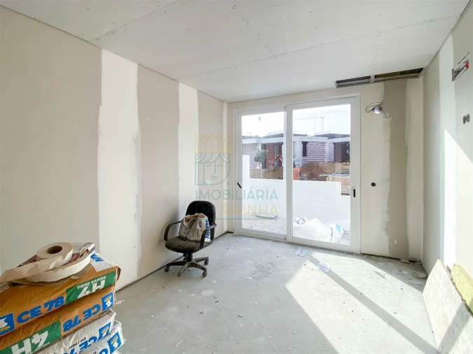 Moradia T2 para Venda em Tornada e Salir do Porto Foto 8