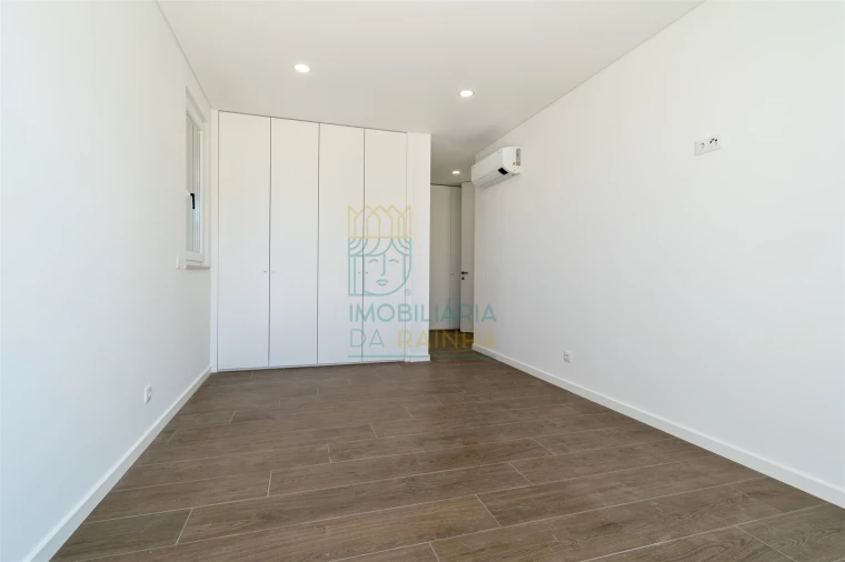 Moradia T2 para Venda em Tornada e Salir do Porto Foto 21