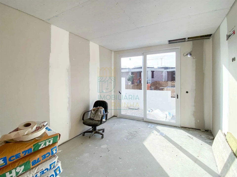 Moradia T2 para Venda em Tornada e Salir do Porto Foto 8