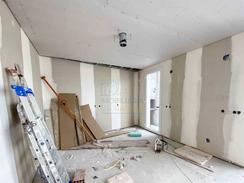 Moradia T2 para Venda em Tornada e Salir do Porto Foto 6