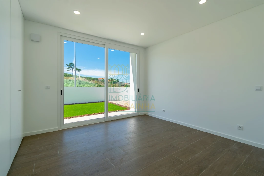 Moradia T2 para Venda em Tornada e Salir do Porto Foto 33