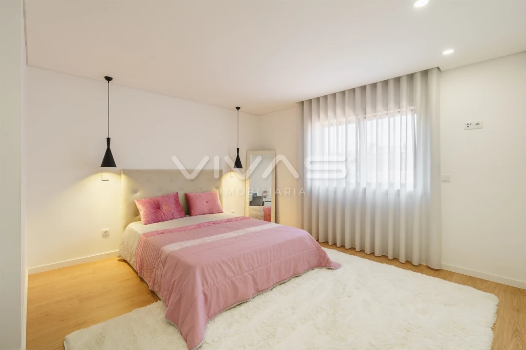 Moradia T4 para Venda em Turiz Foto 26