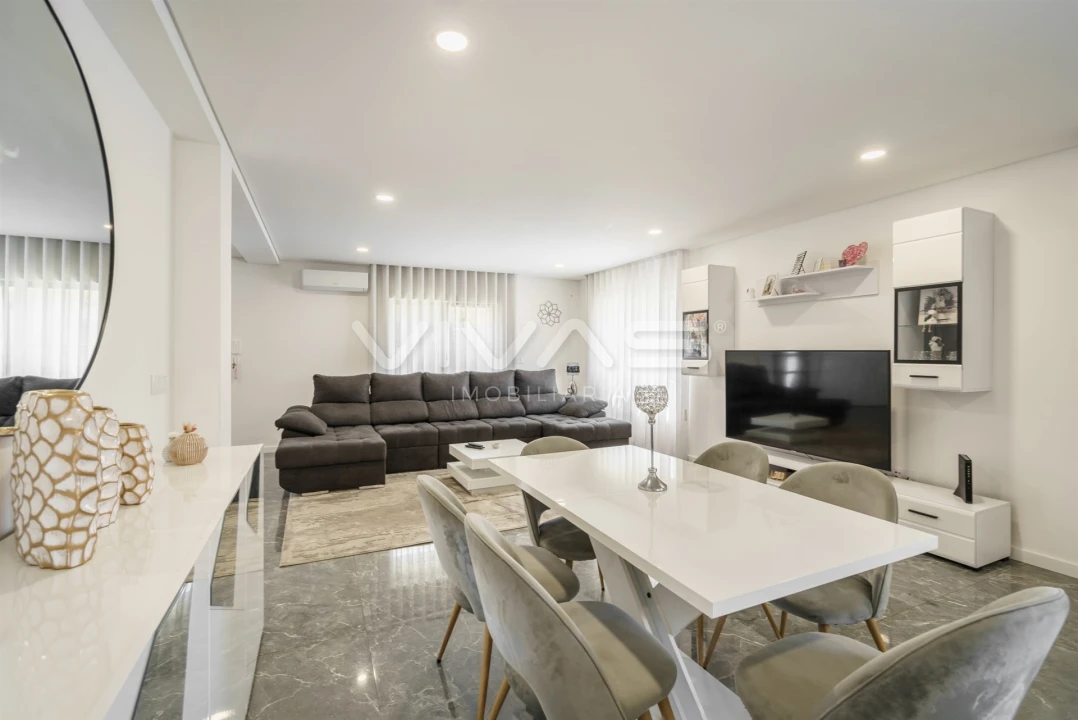 Moradia T4 para Venda em Turiz Foto 10