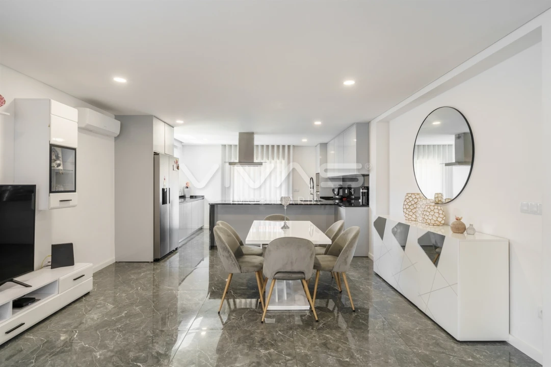 Moradia T4 para Venda em Turiz Foto 14