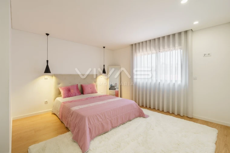 Moradia T4 para Venda em Turiz Foto 26