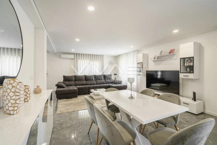 Moradia T4 para Venda em Turiz Foto 10