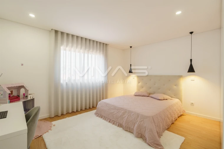 Moradia T4 para Venda em Turiz Foto 24