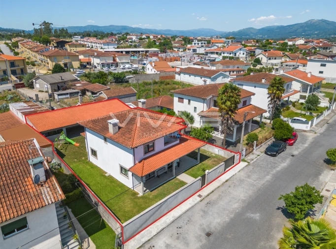 Moradia T4 para Venda em Turiz Foto 39