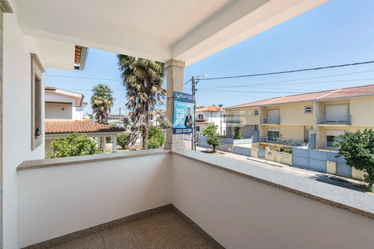 Moradia T4 para Venda em Turiz Foto 31