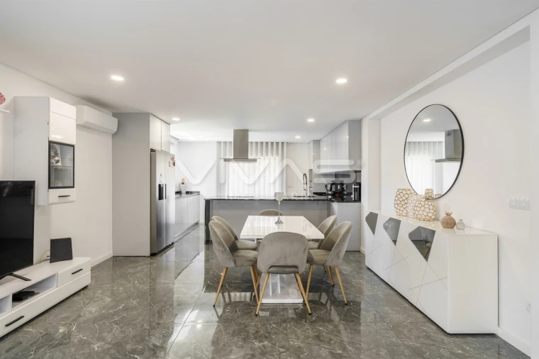 Moradia T4 para Venda em Turiz Foto 14