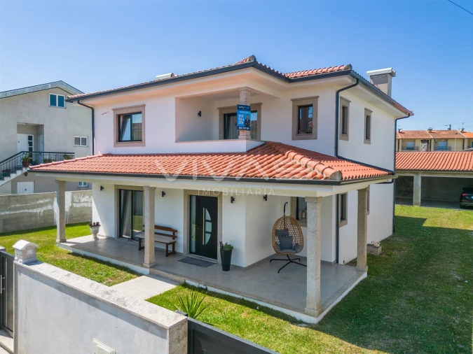 Moradia T4 para Venda em Turiz