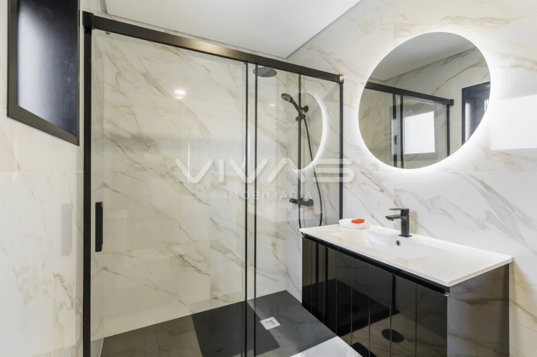 Moradia T4 para Venda em Turiz Foto 22