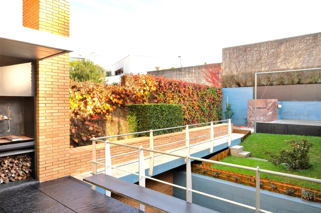 Moradia T4 para Venda em Aldoar, Foz do Douro e Nevogilde Foto 3