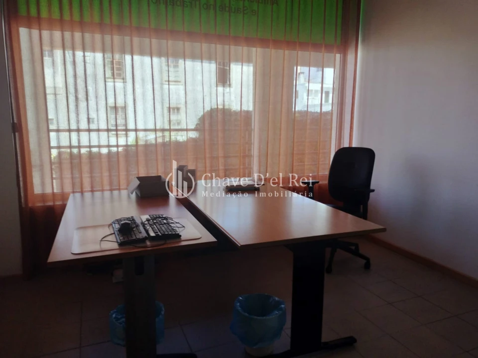 Loja para Arrendamento em Viseu Foto 19