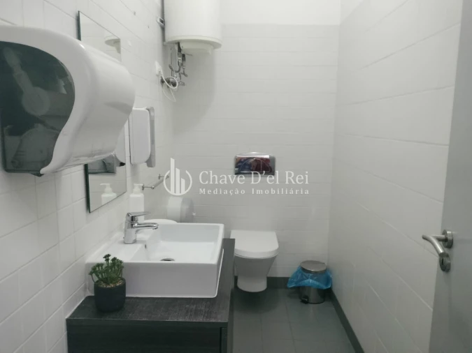 Loja para Arrendamento em Viseu Foto 4