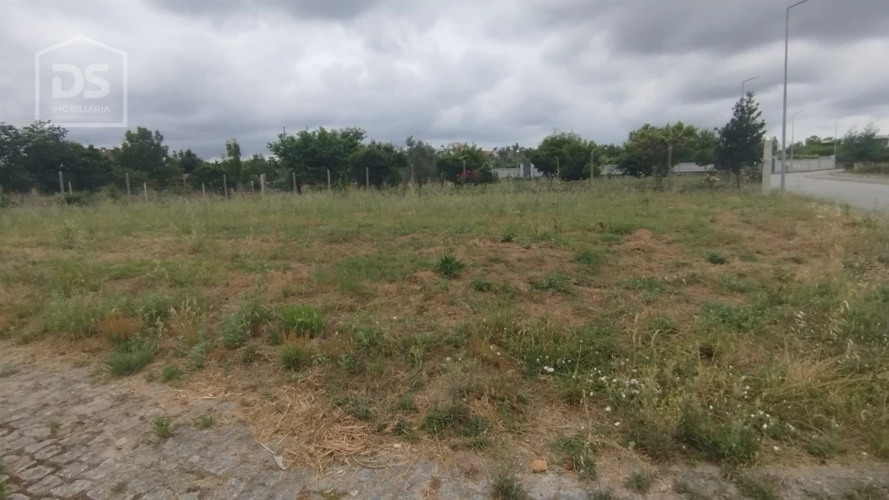 Terreno para Venda em Cabanas de Viriato Foto 3