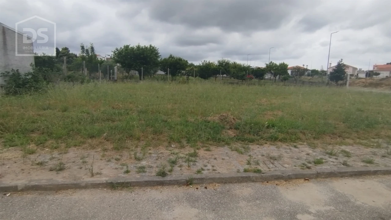 Terreno para Venda em Cabanas de Viriato Foto 1