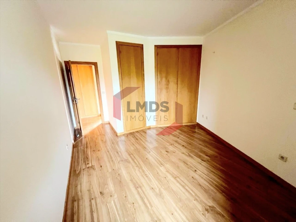 Apartamento T3 para Venda em Canelas Foto 19