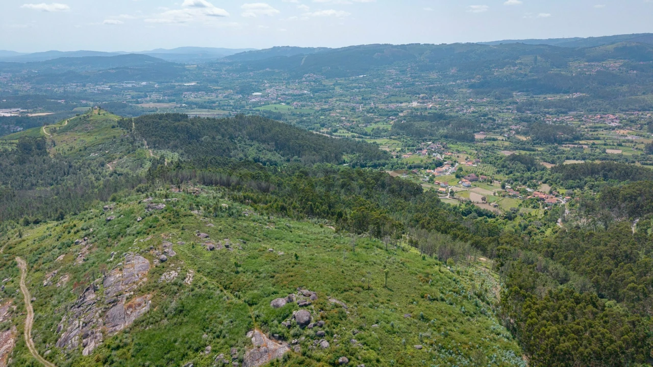 Terreno para Venda em Sande, Vilarinho, Barros e Gomide Foto 4