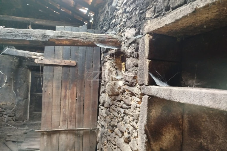 Prédio para Venda em Satão Foto 18