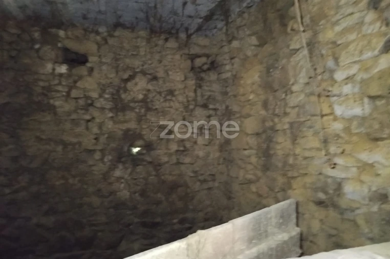 Prédio para Venda em Satão Foto 11