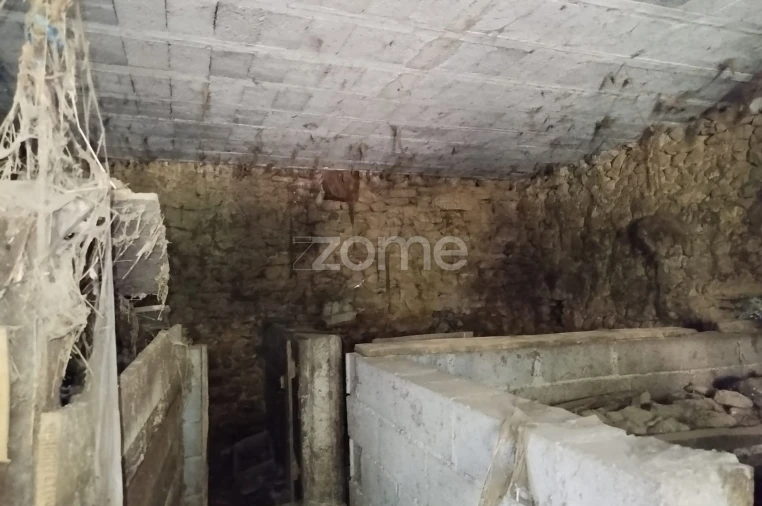 Prédio para Venda em Satão Foto 16