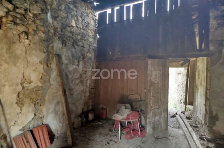 Prédio para Venda em Satão Foto 24