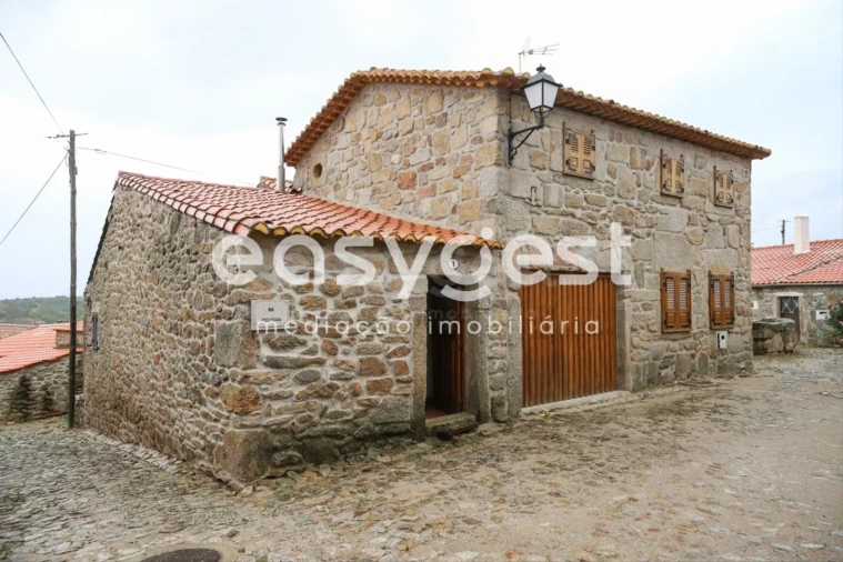 Moradia T2 para Venda em Castelo Bom Foto 1