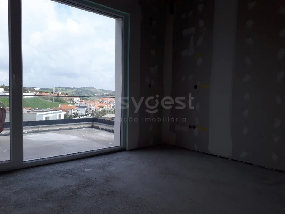 Apartamento T4 para Venda em Lourinhã e Atalaia Foto 5