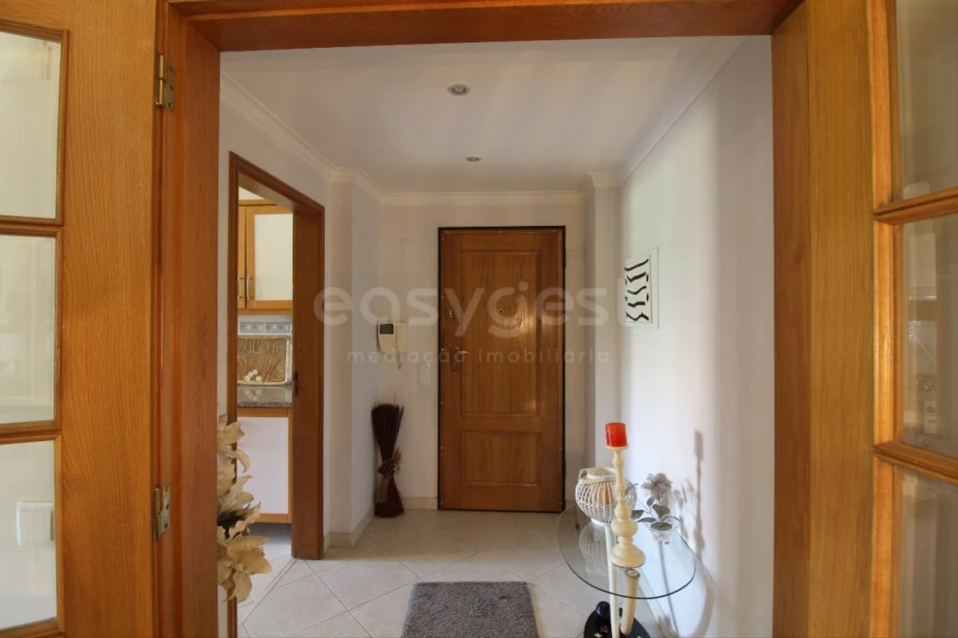 Apartamento T4 para Venda em Almada, Cova da Piedade, Pragal e Cacilhas Foto 2