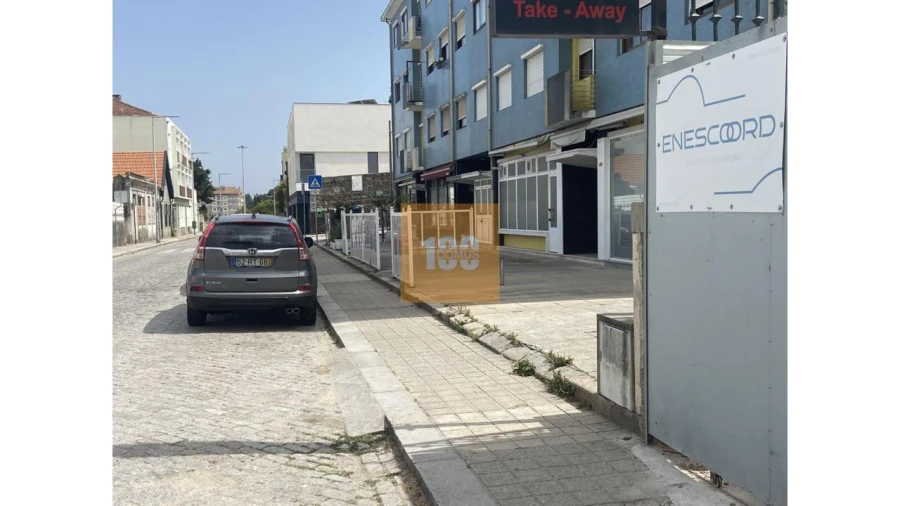 Apartamento T4 para Venda em Lordelo do Ouro e Massarelos Foto 24