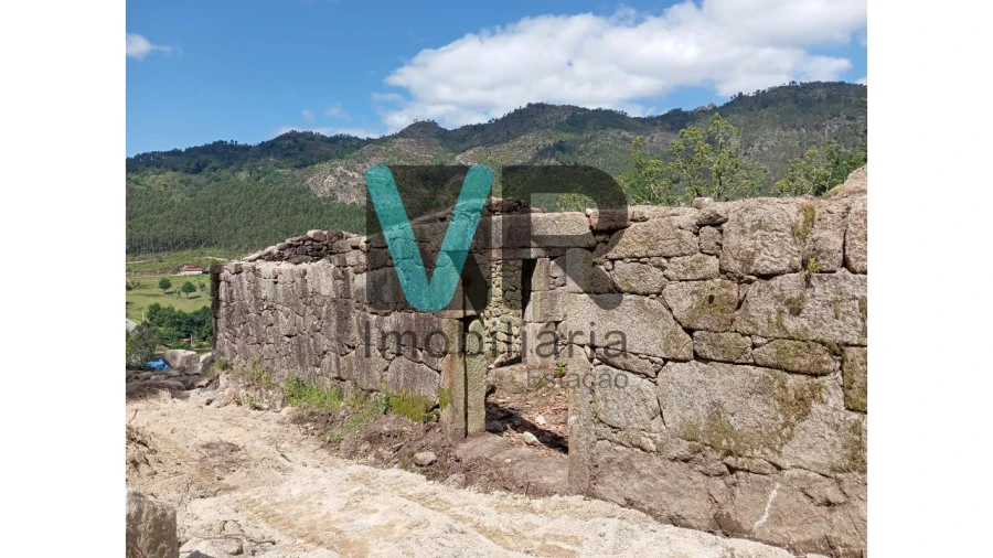 Moradia T2 para Venda em Cabril Foto 3