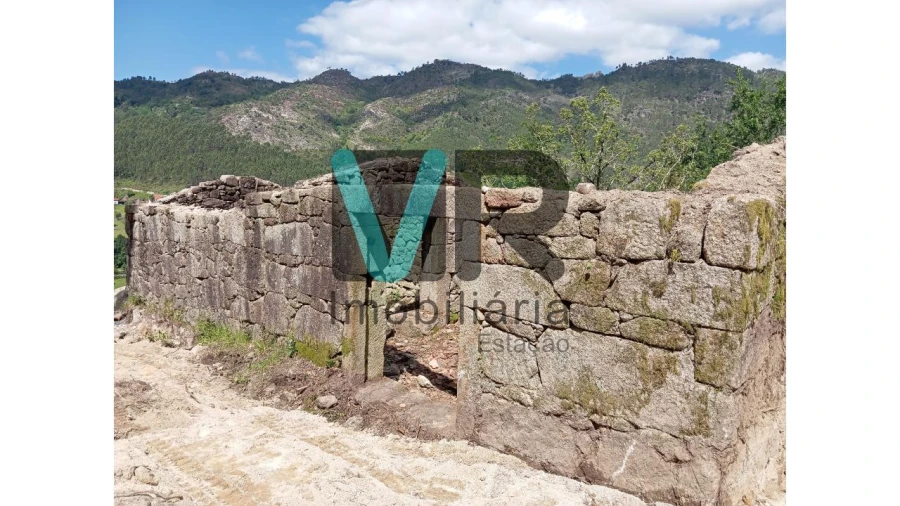 Moradia T2 para Venda em Cabril Foto 6