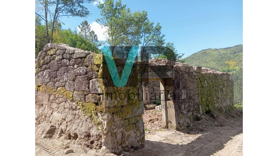 Moradia T2 para Venda em Cabril Foto 16