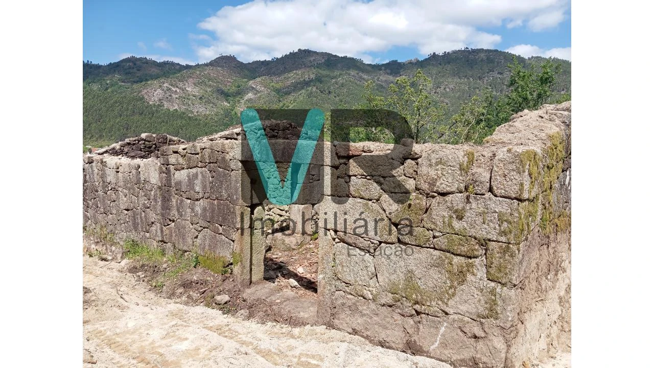 Moradia T2 para Venda em Cabril Foto 5