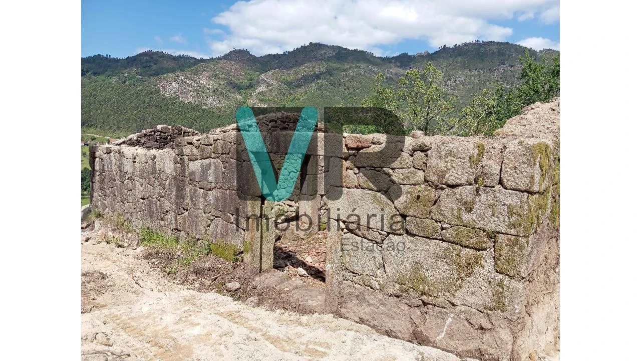 Moradia T2 para Venda em Cabril Foto 6