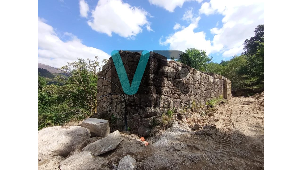 Moradia T2 para Venda em Cabril Foto 8