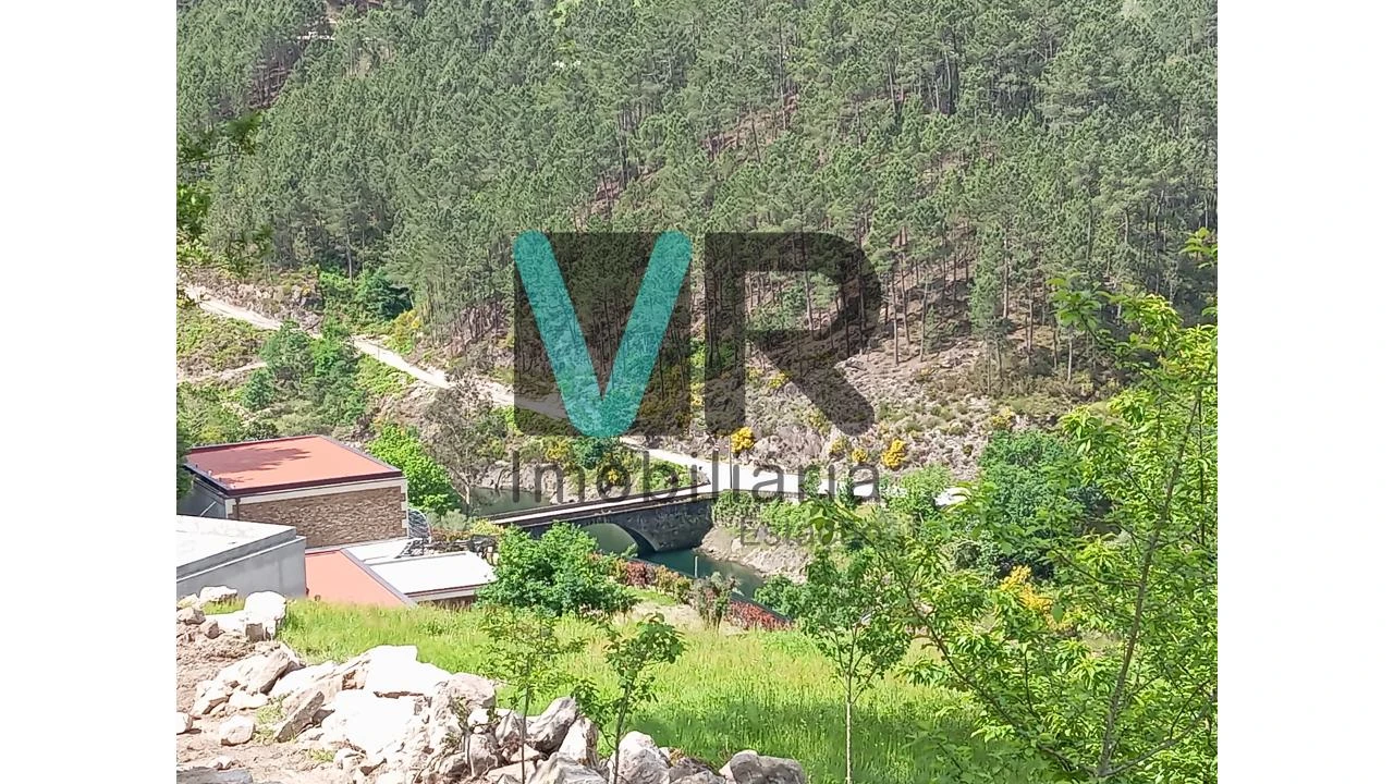 Moradia T2 para Venda em Cabril Foto 1